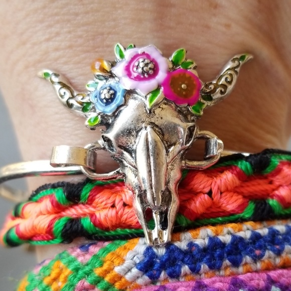 ICON Jewelry - So Western boho Floral Wreath Steer head Bracelet